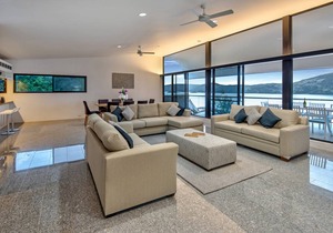 Waves 5 Luxury Large Breathtaking Ocean Views Central Location
