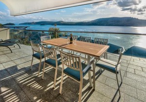 Waves 5 Luxury 3 Bedroom Breathtaking Ocean Views Central Location