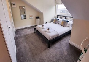 Week2Week Hosted Jesmond Loft