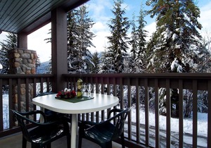 WELCOME HOME!! Spacious 5 Bedroom Family & Group Friendly SKI-IN Style Townhome