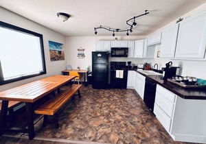 🌲 Welcome to Ice Lake Condo! Nestled on the 2nd floor, just a short walk from Wallowa Lake