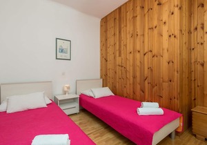 Welcome to these apartments in Omisalj.