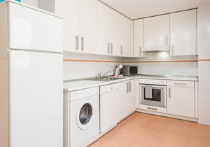 Welcome to this apartment with shared pool outside Seville.