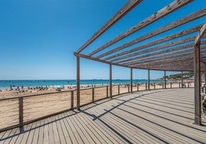 Welcome to this beautiful vacation apartment close to sandy beach.