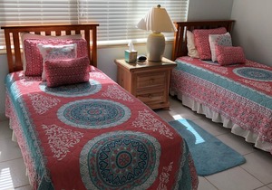 Welcoming 2 bed 2 1/2 bath with stunning ocean views - Retreat # 32
