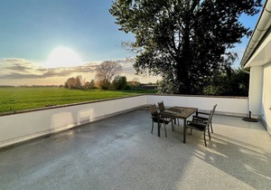 Well-kept vacation complex with 5 residential units in a quiet cul-de-sac location