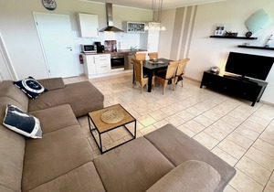 Well-kept vacation complex with 5 residential units in a quiet cul-de-sac location