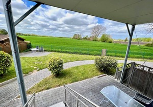Well-kept vacation complex with 5 residential units in a quiet cul-de-sac location