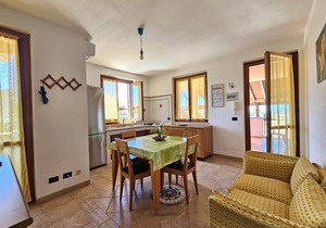 WELL-LIT MEDITERRANEAN VILLA WITH VERANDA AND GARDEN ONLY 50 METERS FROM THE SEA
