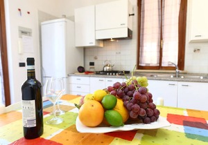 WELL-LIT MEDITERRANEAN VILLA WITH VERANDA AND GARDEN ONLY 50 METERS FROM THE SEA