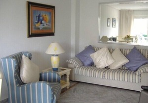 Well located Urbanization, walking distance to Beach, Puerto Banus & Amenities.