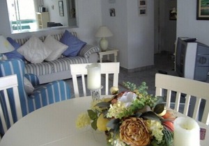 Well located Urbanization, walking distance to Beach, Puerto Banus & Amenities.