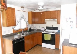 Well-maintained 4 bdrm home, 2 bath home in Bonnet Shores