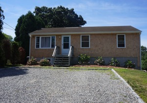 Well-maintained 4 bdrm home, 2 bath home in Bonnet Shores