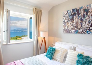 Well maintained accommodation with high standard, outdoor pool and peacefully located.