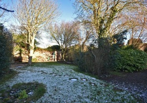 WEST END COTTAGE, pet friendly, with open fire in Embleton