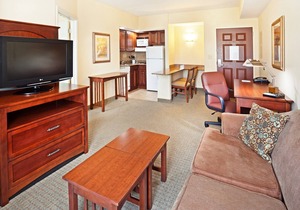 WFH friendly | FREE Wi-Fi + Pool & Gym