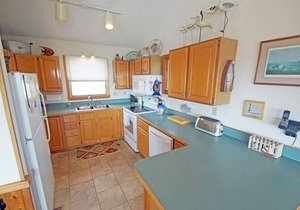 WH972- 5BRs, Private Pool, Hot Tub, WIFI, Just One Block To The Beach!