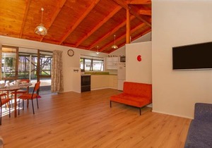 Whangamata Wonder - Whangamata Holiday Home