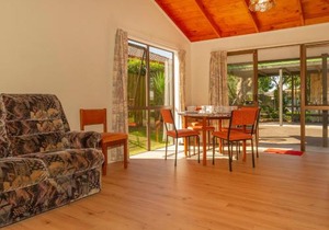 Whangamata Wonder - Whangamata Holiday Home