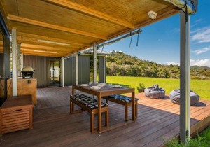 Whangapoua Glamping Hideaway - Whangapoua Bach