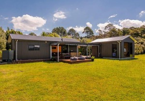 Whangapoua Glamping Hideaway - Whangapoua Bach