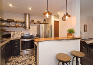Whistler Hide-away: A real treasure, beautifully renovated, peaceful private setting