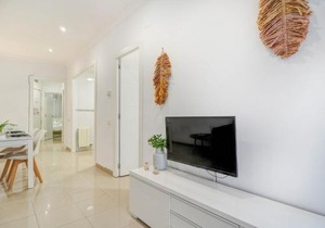 White Center Apartment by Hello Homes Sitges