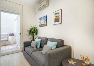 White Center Apartment by Hello Homes Sitges