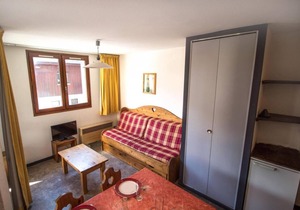 Wifi, 100m from resort center, 1st floor, view mountain, balcony, parking, tv, ski locker, 35m²