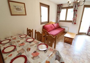 Wifi, 10m from ski slopes, 2nd floor, terrace, parking, tv, ski locker, 40m², Val Cenis