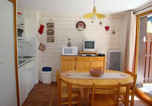 Wifi, 20m from ski slopes, Ground floor, balcony, parking, tv, ski locker, 30m²