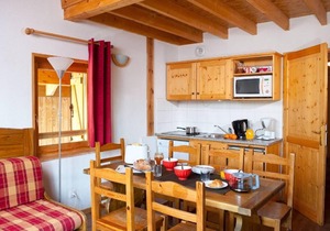 Wifi, 200m from ski slopes, fitness, swimming pool, terrace, balcony, parking, 80-90m²