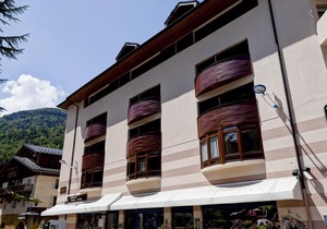 Wifi, 50m from resort center, 4th floor, balcony, parking, tv, ski locker, 26m², Brides Les Bains