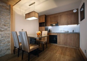 Wifi, 50m from resort center, fitness, swimming pool, sauna, hammam, balcony, tv, ski locker, 130m²