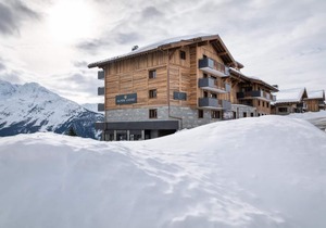 Wifi, ski-in/ski-out & foot of the slopes, fitness, swimming pool, balcony, parking, tv, ski locker
