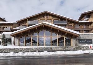 Wifi, ski-in/ski-out & foot of the slopes, fitness, swimming pool, balcony, parking, tv, ski locker