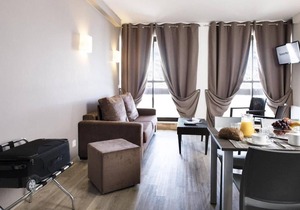 Wifi, ski-in/ski-out & foot of the slopes, swimming pool, tv, ski locker, 25-30m², Les Menuires
