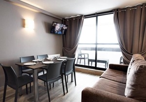 Wifi, ski-in/ski-out & foot of the slopes, view resort/ski slopes, swimming pool, balcony, tv