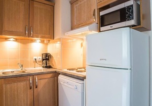 Wifi, ski-in/ski-out & foot of the slopes, fitness, swimming pool, terrace, balcony, parking, tv
