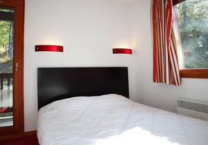 Wifi, ski-in/ski-out & foot of the slopes, fitness, swimming pool, terrace, balcony, parking, tv