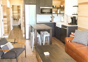 Wild Rose Tiny‑Home Retreat| Scenic Views & Luxury