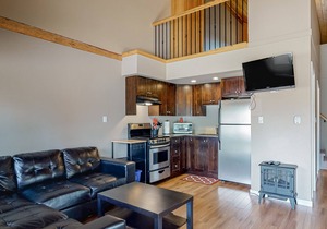Wilderness resort cabin with deck, free WiFi, & full kitchen - dog-friendly