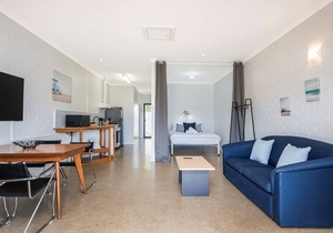 Windsurfer Beach Chalet - 2