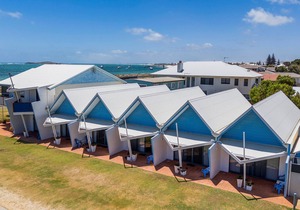 Windsurfer Beach Chalet - 2