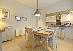 Wing Cottage - Two Bedroom House, Sleeps 4