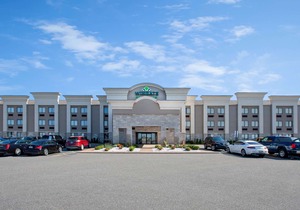 Wingate by Wyndham Detroit Metro Airport
