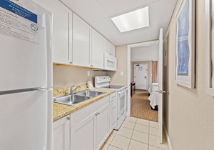 Winter Rates! Flawless Direct Oceanfront Suite @ The Caravelle