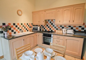 Wisteria Cottage - E5387