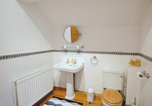 Wisteria Cottage - E5387